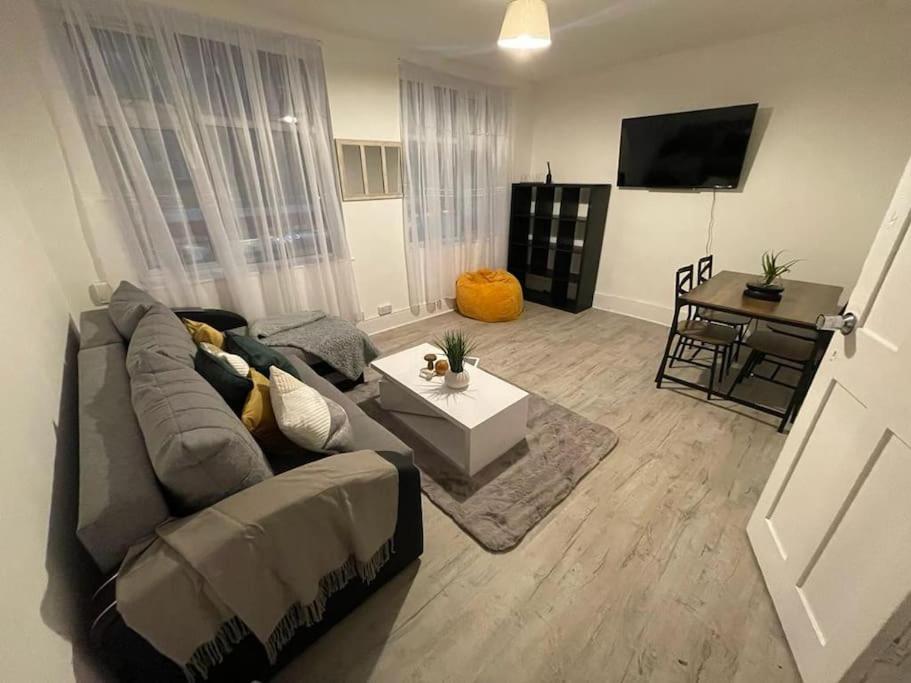 Beautiful 2 Bedroom On Tower Bridge London Ngoại thất bức ảnh